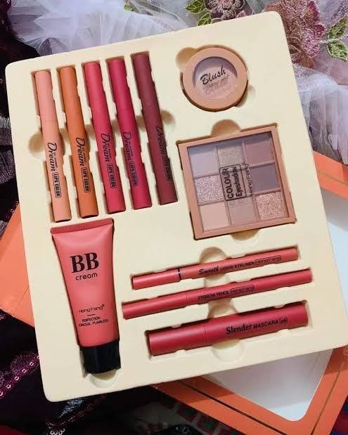 Heng Fang 11 Pcs Makeup Gift Box Combo